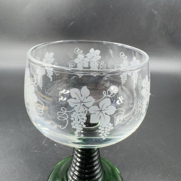 1970s Luminarc Roemer Green Beehive Stem Wine Glasses France Etched Grape Set 2 - Picture 8 of 10
